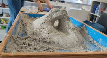 Sandplay - o piasku i piaskownicy słów kilka
